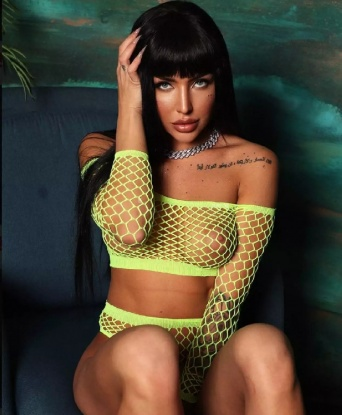 Живу в Москве и принимаю в уютной квартире или приеду к тебе. Раскрою все твои желания и фантазии. Мое тело сладкое и готово удовлетворить тебя до предела. Подарю незабываемые ощущения и море удовольствия. Мои фото 100% реальны, убедись сам. Обладаю нежностью и страстью, которые ты никогда не забудешь. Гарантирую тебе безопасность, конфиденциальность и абсолютное удовольствие. Самые нежные и качественные услуги ждут тебя. Отзывы только положительные. Давай воплотим все твои мечты в жизнь, позвони мне прямо сейчас! 💋 2421, 23 года