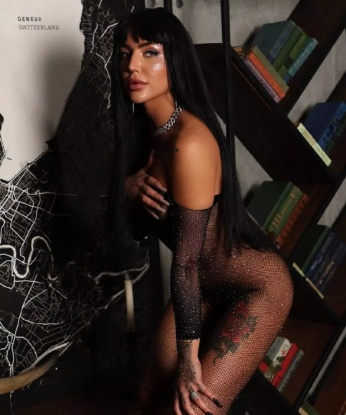 Живу в Москве и принимаю в уютной квартире или приеду к тебе. Раскрою все твои желания и фантазии. Мое тело сладкое и готово удовлетворить тебя до предела. Подарю незабываемые ощущения и море удовольствия. Мои фото 100% реальны, убедись сам. Обладаю нежностью и страстью, которые ты никогда не забудешь. Гарантирую тебе безопасность, конфиденциальность и абсолютное удовольствие. Самые нежные и качественные услуги ждут тебя. Отзывы только положительные. Давай воплотим все твои мечты в жизнь, позвони мне прямо сейчас! 💋 2421, 23 года